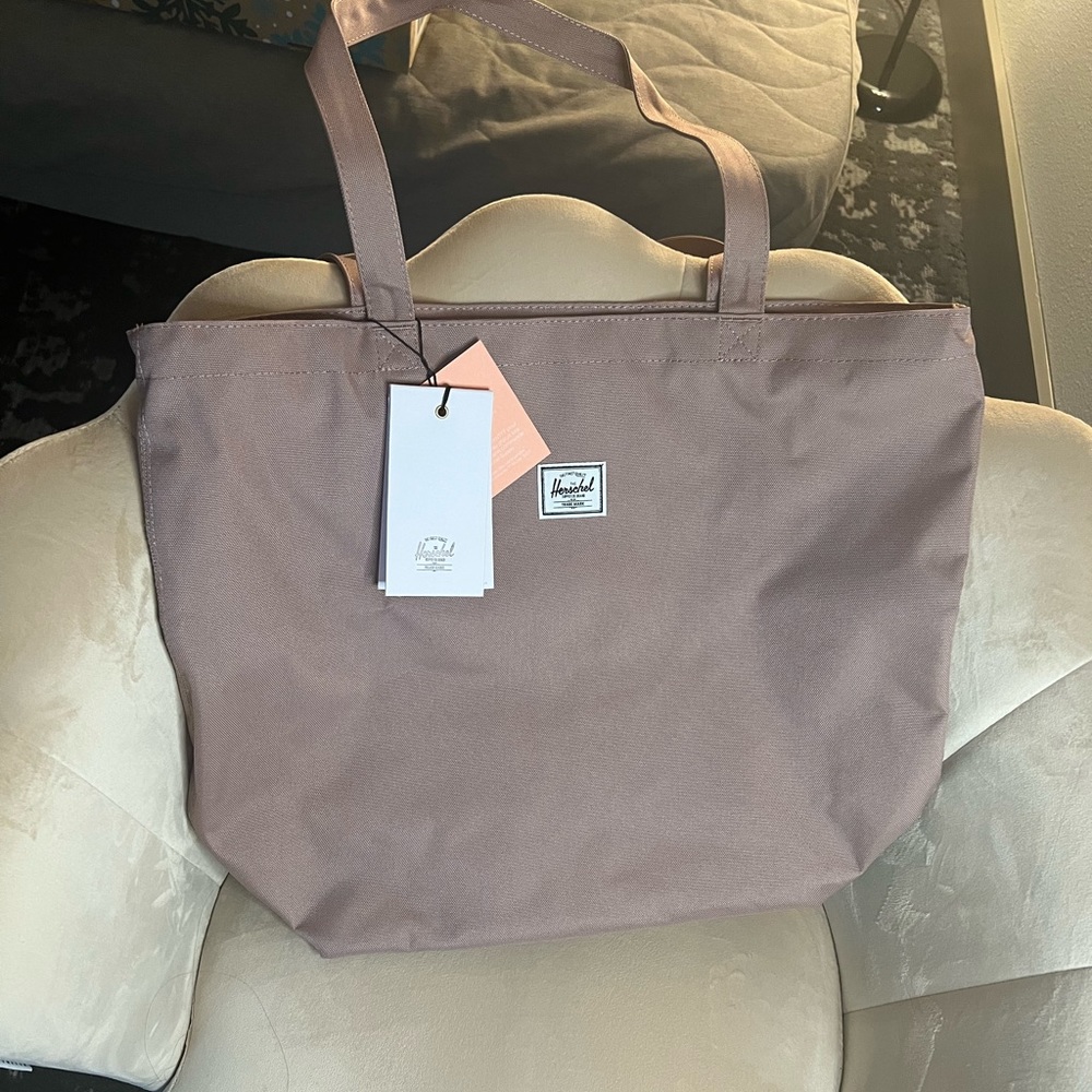 NWT Herschel mica tote - ash rose